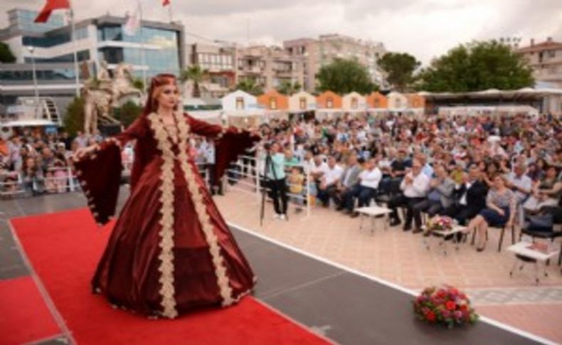 Menemen’de göz kamaştıran defile