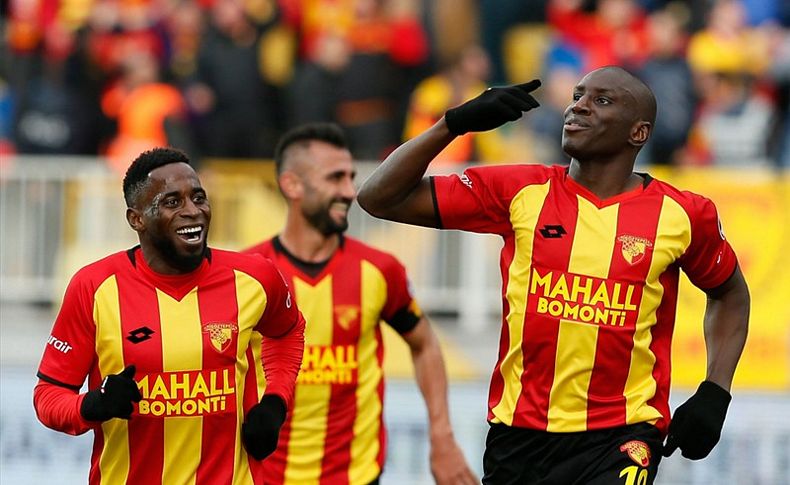 Demba Ba Göztepe'ye ısındı