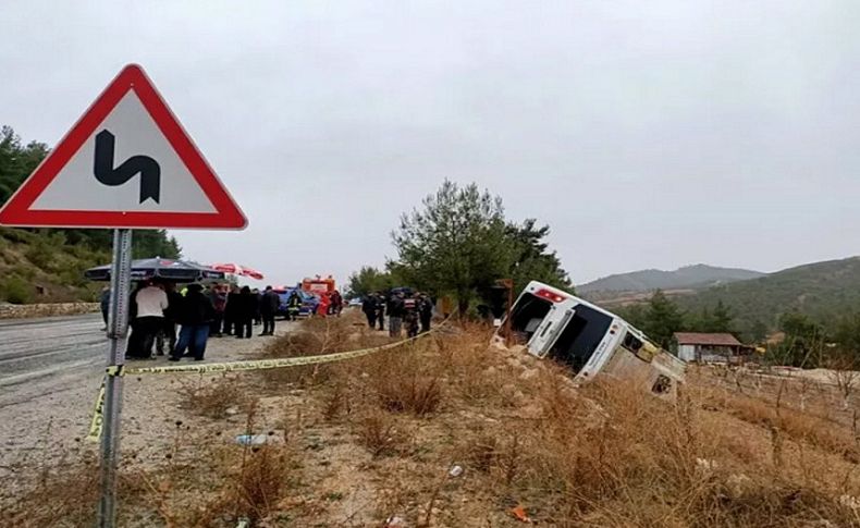 Denizli'de midibüs şarampole devrildi: 1 ölü, 20 yaralı