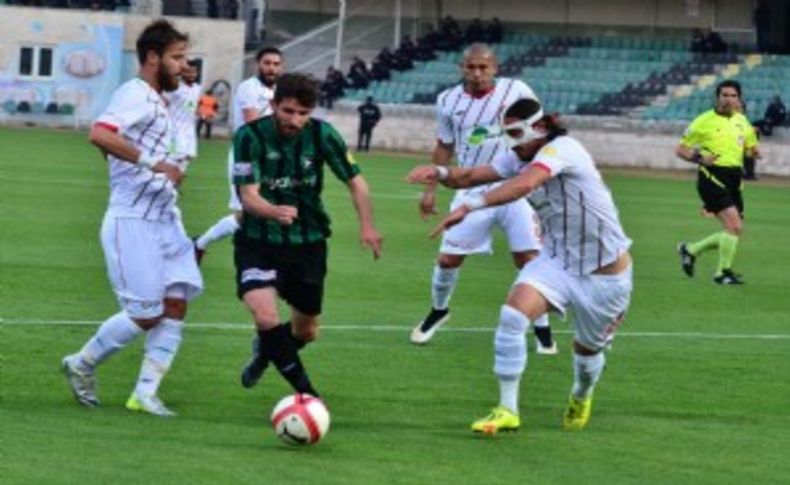 Karşıyaka play off'u mucizelere bıraktı