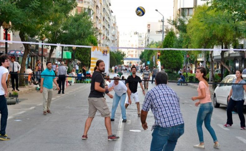 Dev organizasyona Türkiye'den sadece İzmir katılacak