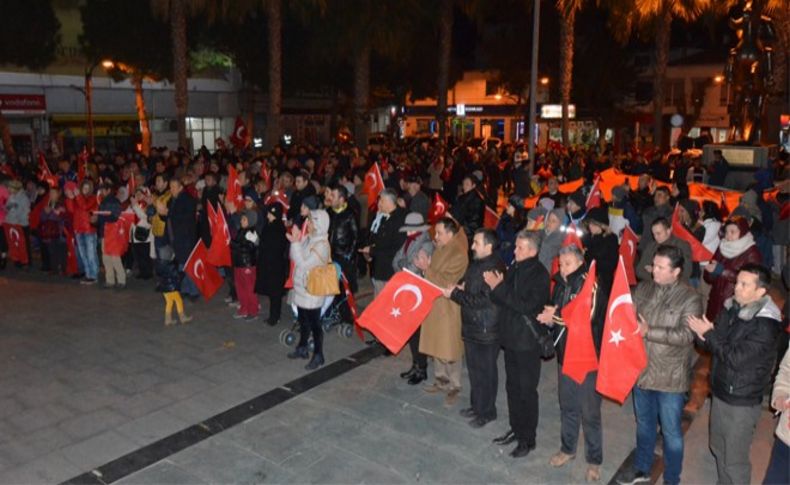 Dikili teröre karşı tek yürek oldu