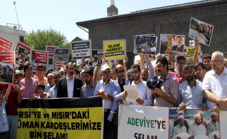 Diyarbakır halkı Mısır’daki darbecileri protesto etti