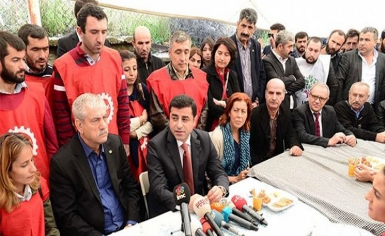 Demirtaş: 'Başbakan bizimle alay ediyor'