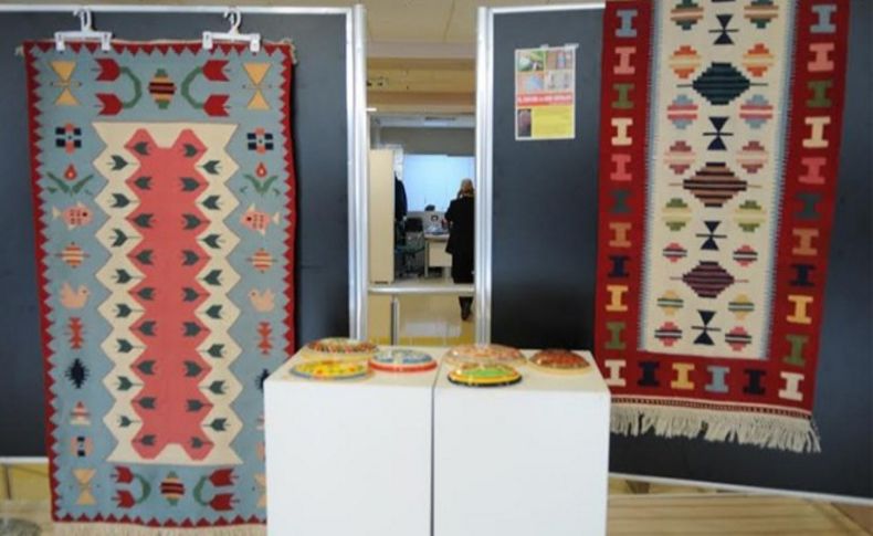 El yapımı kilim sergisi Karşıyaka da açıldı