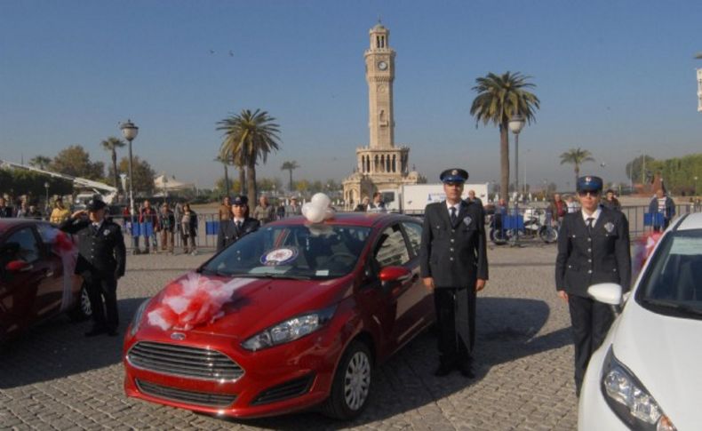 Emniyetin eşya piyangosunda, otomobiller teslim edildi