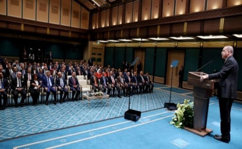 Erdoğan: Tankların önüne yatan seçkinler değildi