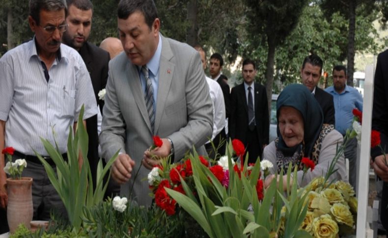 Esandağ ve Duracık mezarları başında anıldı