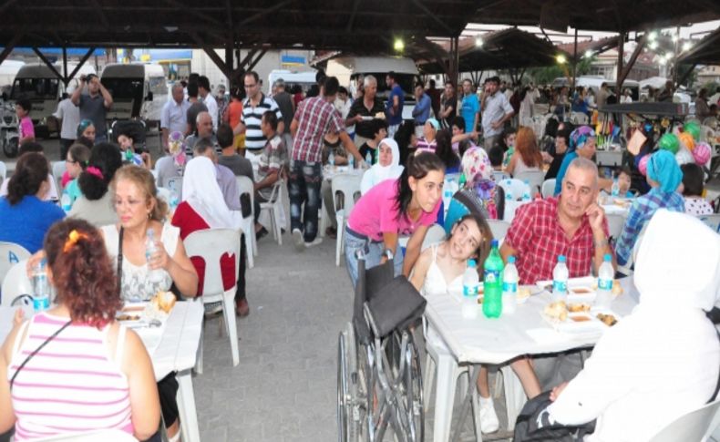 Fethiye’de Ramazan bereketi sokaklara taştı