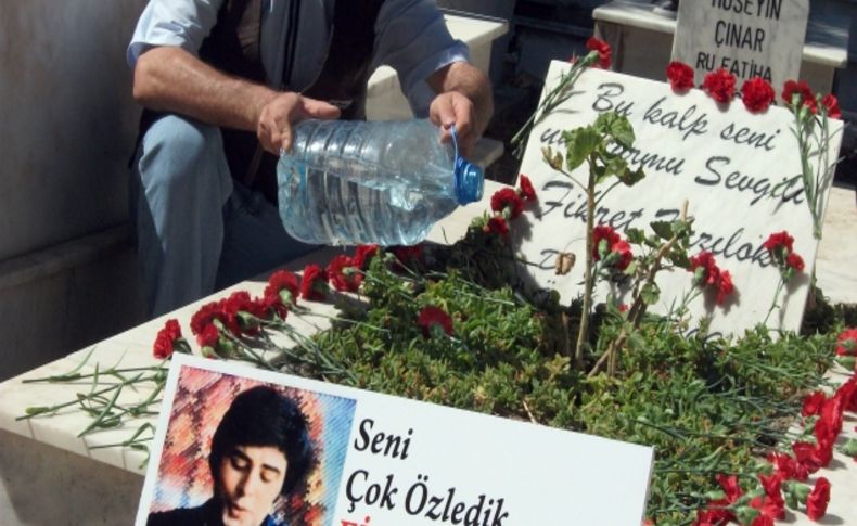 Fikret Kızılok hayranı anma için Ankara’dan Bodrum’a gitti