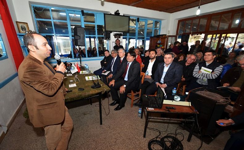 Foça'daki zeytin paneline yoğun ilgi