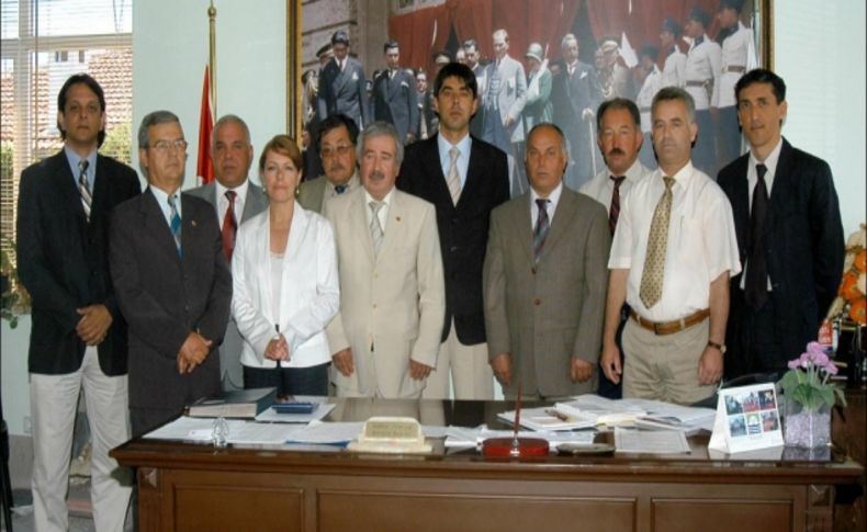 Foça CHP'de aday adayı bolluğu