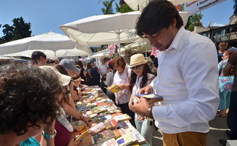 Foça'da kitap şenliği