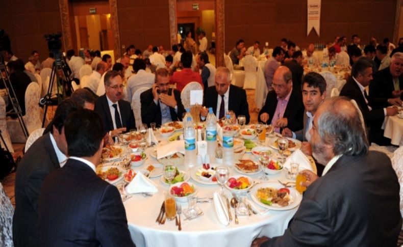 Gazeteciler DASİDER'in iftar yemeğinde buluştu