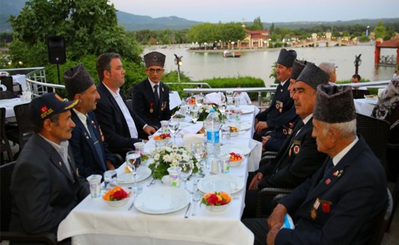 Piriştina Gaziler ile iftarda buluştu