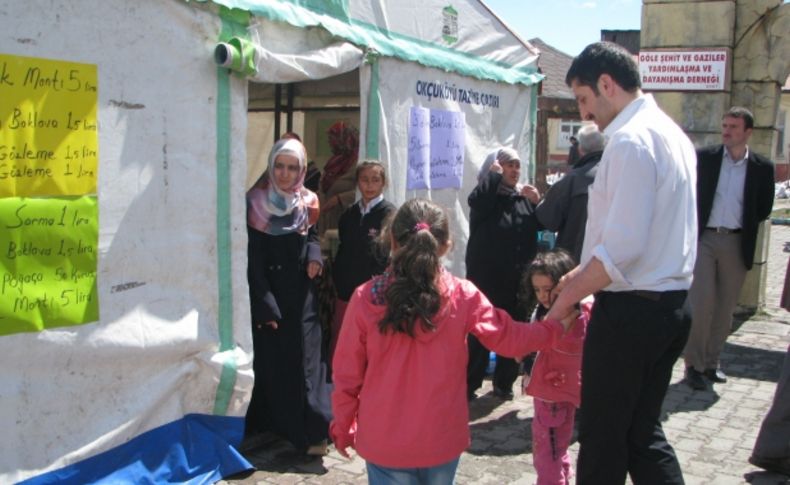 Göle'de yatılı Kur'an kursu yararına kermes açıldı