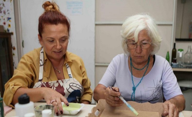 Göremediği renkler hayata bağladı