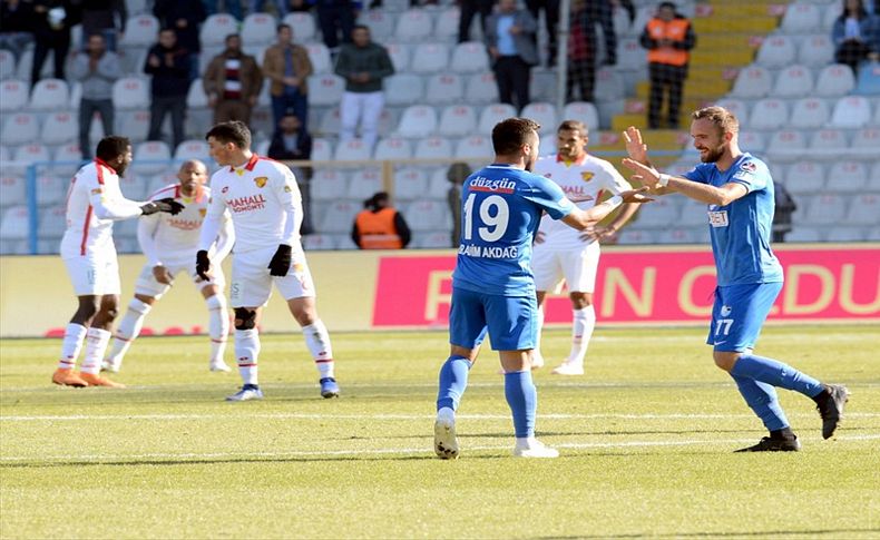 Göz-Göz Erzurum'da dondu kaldı