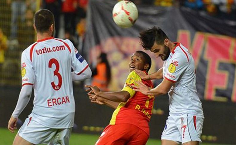 Göztepe lider Samsunspor'u 2-0 mağlup etti