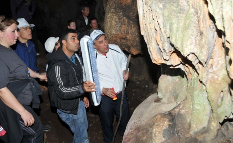 Güzelbahçeliler’den turistik mağara turu