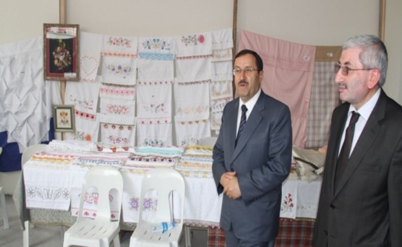 Hafize Sultan Yurdu’ndaki kız öğrenciler için kermes düzenlendi