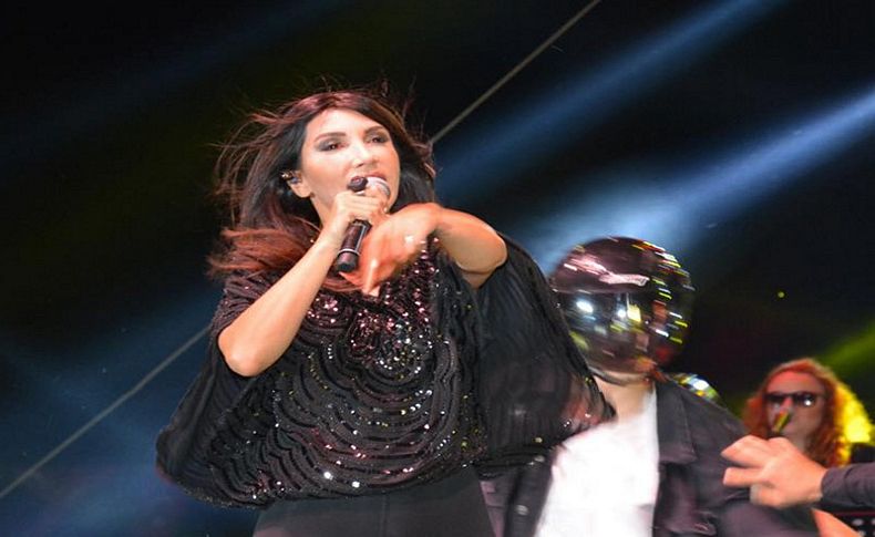 Hande Yener Torbalı için söyleyecek