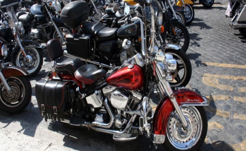 Harley Davidson tutkunları Vatikan'da ayine katıldı