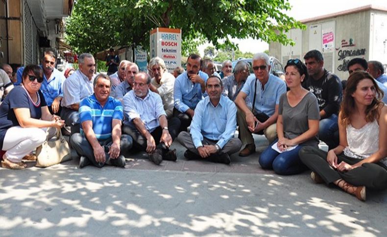 HDP İzmir’de oturma eylemi yaptı