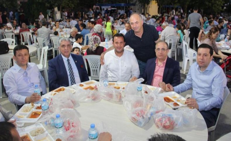 Menderes’in iftar sofrasında buluştular