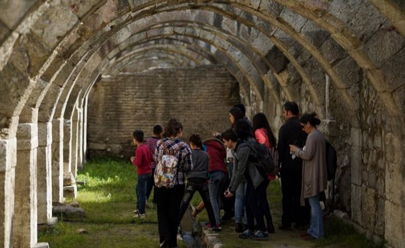 Çocukların gözünden 'Antik İzmir'