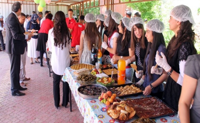 İdil'de gönül elçilerinden eğitim yararına kermes