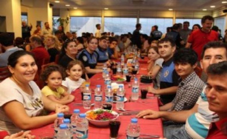 İl Emniyet Müdürlüğü'nden vatandaşla kaynaşma iftarı