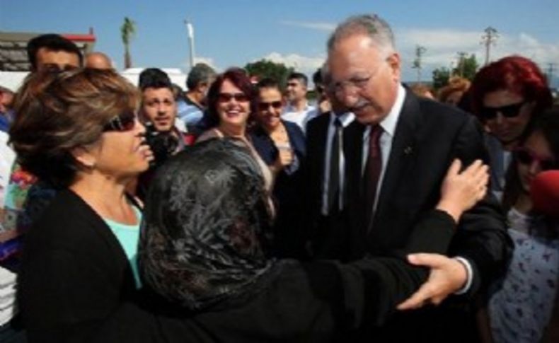 İhsanoğlu: “Devletin tepesine siyasi özel gündemle çıkılmaz”