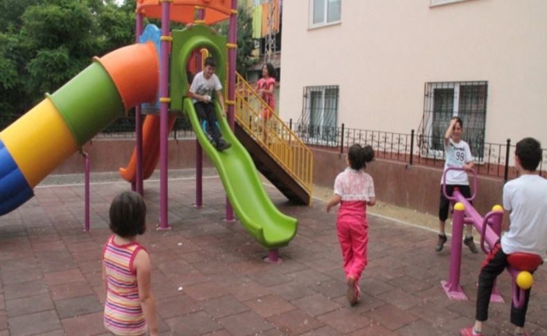 İlkadımlı çocuklar yeni parklarda daha mutlu