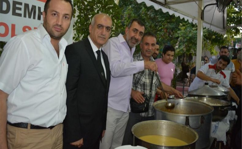 Mardinlilerden halka açık iftar yemeği