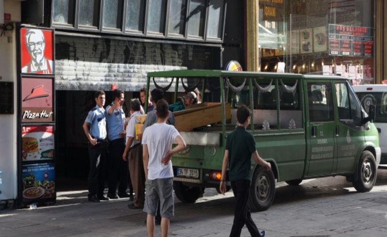 İş hanının 4'üncü katından düşerek öldü