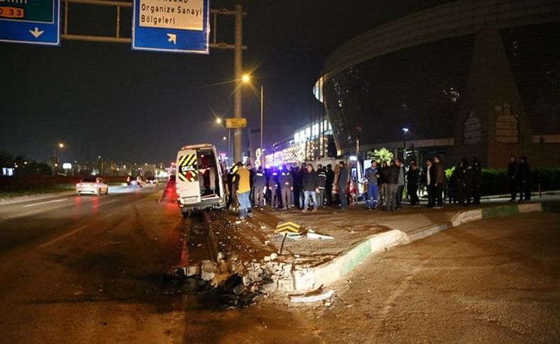 İşçileri taşıyan minibüs kaza yaptı: 14 yaralı