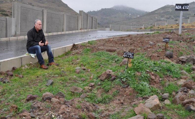 Umuda yolculukta ölenlerin İzmir'deki isimsiz mezarları