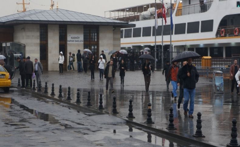 İstanbul’da sağanak yağış etkili oluyor