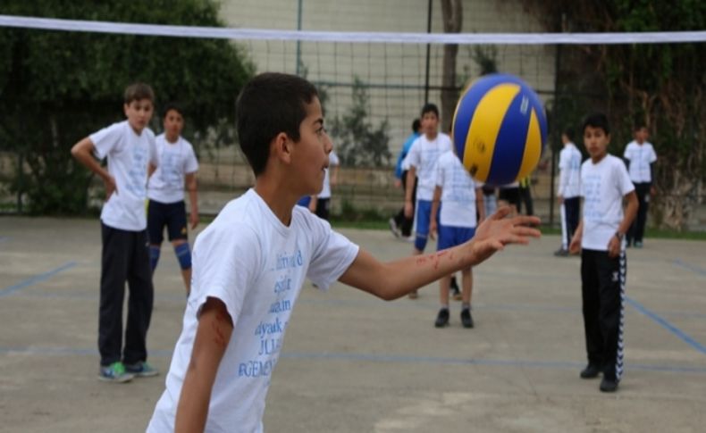 Meydan'da ‘kör voleybolu