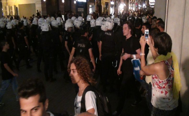 İstiklal Caddesi’deki gruba müdahale