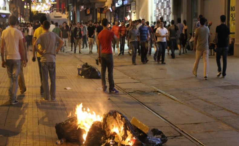 İstiklal Caddesi’nde eylem yapan gruba polis müdahale etti