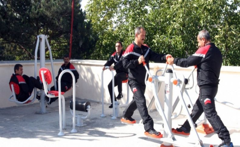 İtfaiyeciler spor yaparak formda kalıyor