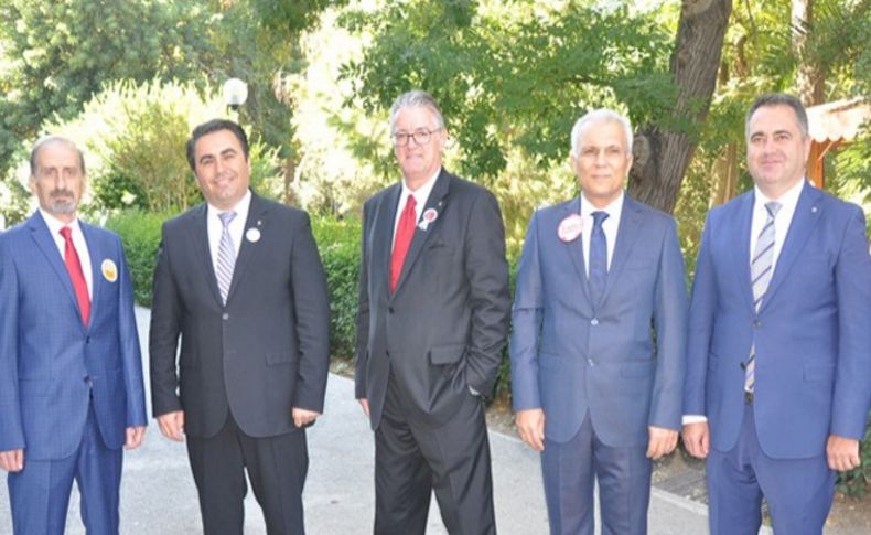 İzmir Barosu'nda Özcan yeniden başkan seçildi
