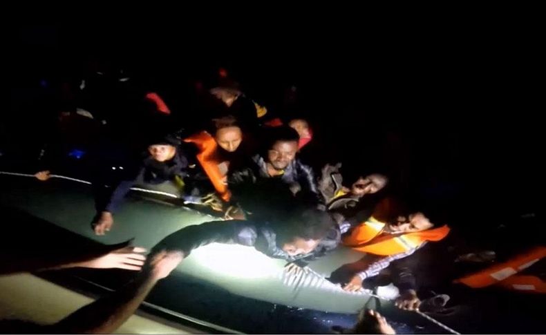 İzmir'de 62 kaçak göçmen yakalandı
