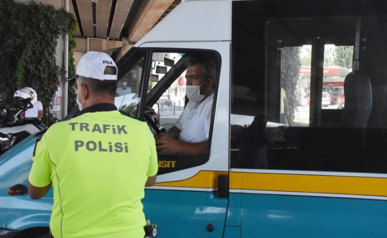 İzmir'de Covid-19 tedbirleri denetimi: Maske takmaya alışamamışlar!