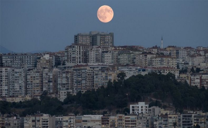 İzmir'de dolunay böyle görüntülendi