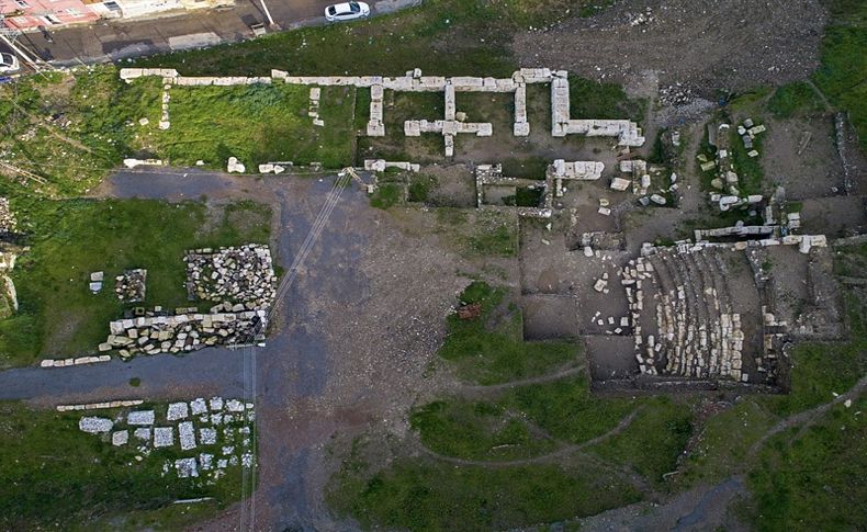 İzmir'de insan heykelcikleri bulundu