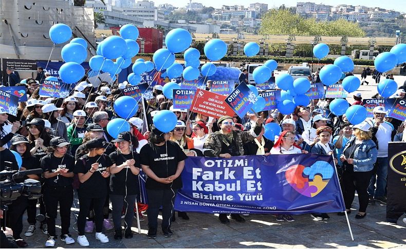 İzmir'de otizm farkındalık etkinliği