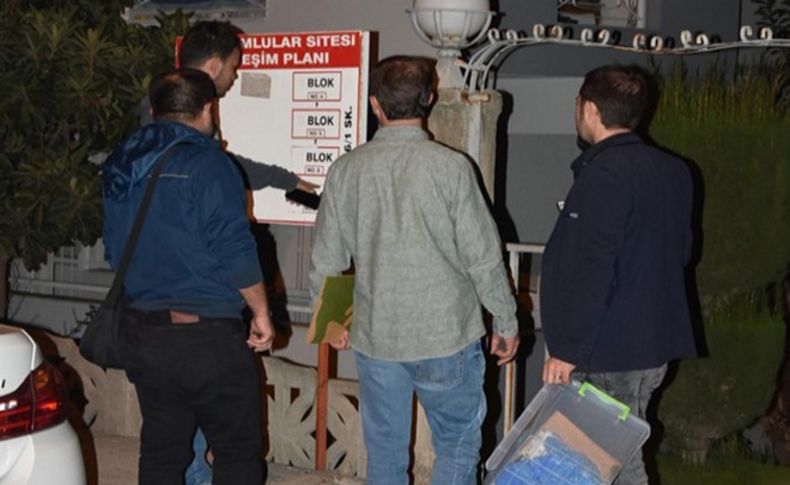 İzmir'de polislere FETÖ operasyonu: 23 gözaltı